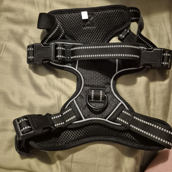 NIP Black Dog Harness Medium With 2 leash clips - Picture 13 of 15